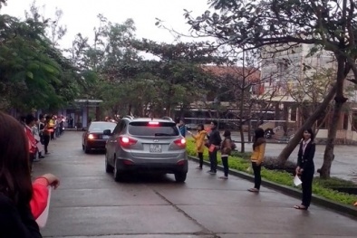 Sự thật nhà trường bắt học sinh đứng “tiêu binh” đón Thứ trưởng dưới trời lạnh 